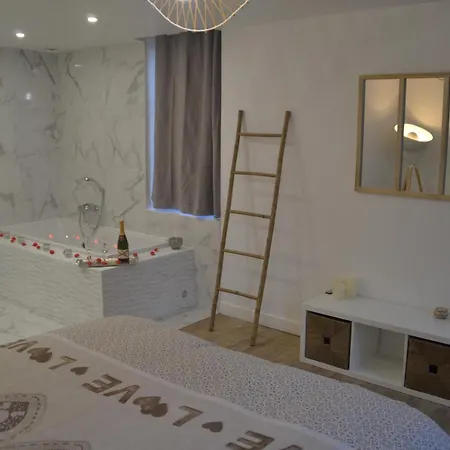 Triplex 110 M2 Centre Historique Avec Jacuzzi