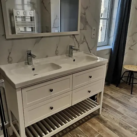 Triplex 110 M2 Centre Historique Avec Jacuzzi * Dinan