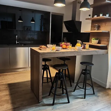 Triplex 110 M2 Centre Historique Avec Jacuzzi Apartment