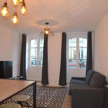 Apartment Triplex 110 M2 Centre Historique Avec Jacuzzi Dinan