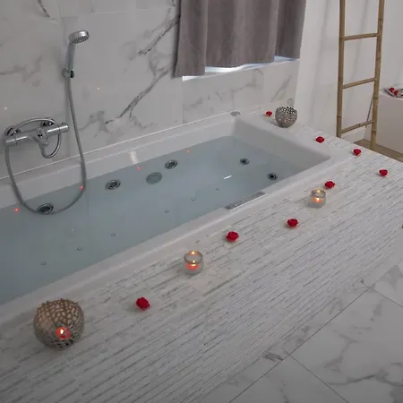 Triplex 110 M2 Centre Historique Avec Jacuzzi Apartment