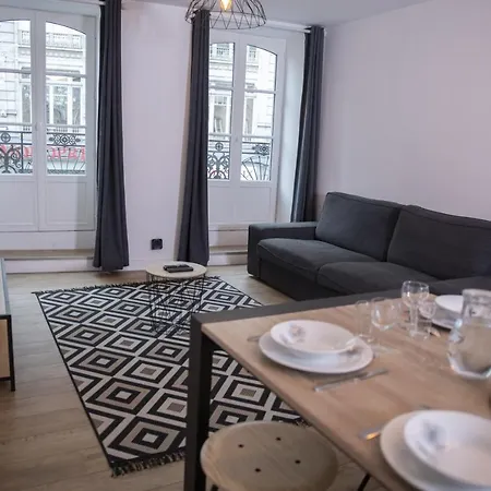 Apartment Triplex 110 M2 Centre Historique Avec Jacuzzi *